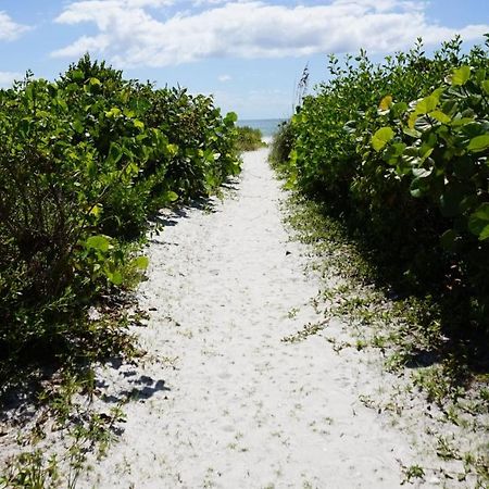 Gulf Breeze Cottages Sanibel Exterior foto